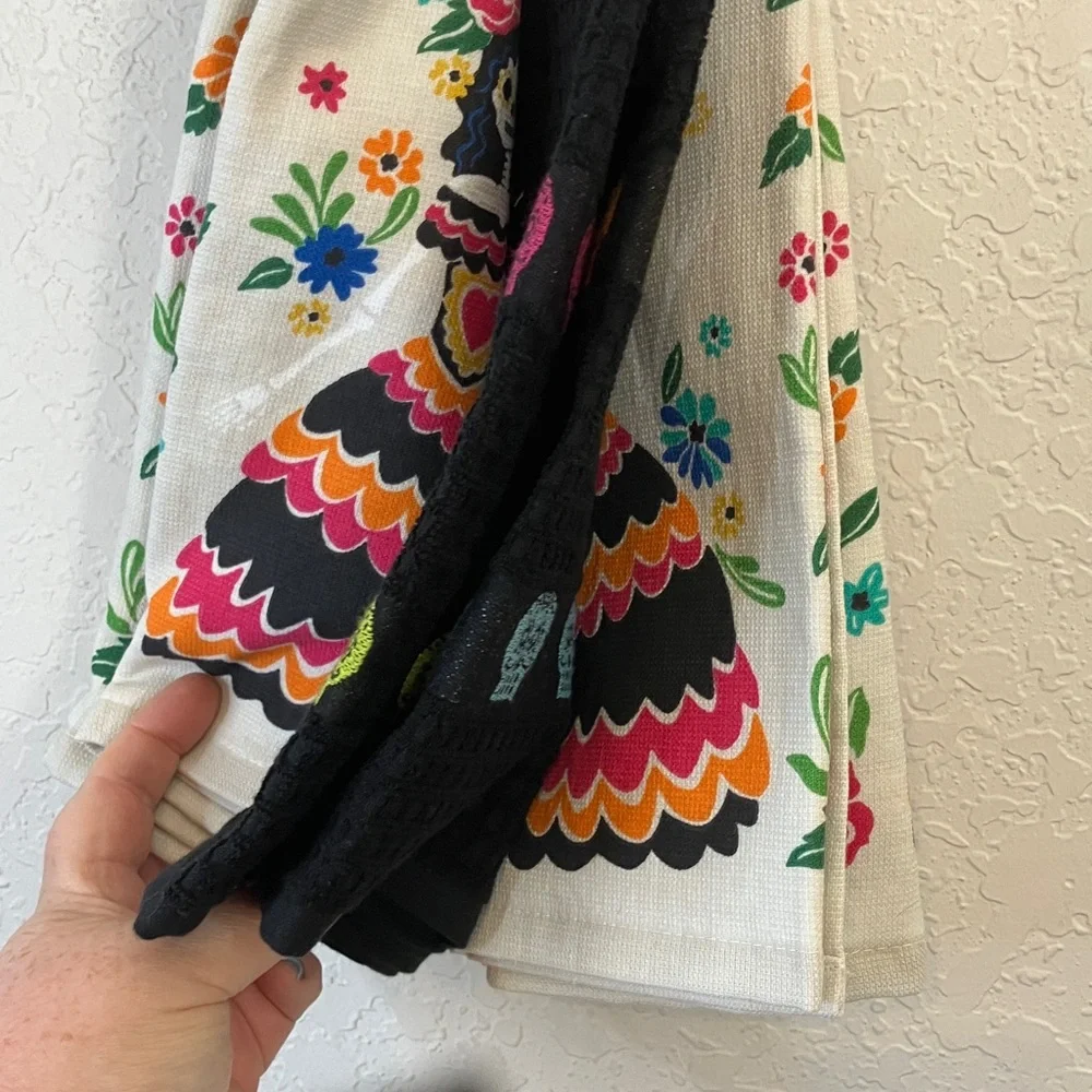 NWT Cynthia Rowley Colorful Dia de Los muertos Kitchen Towels Set